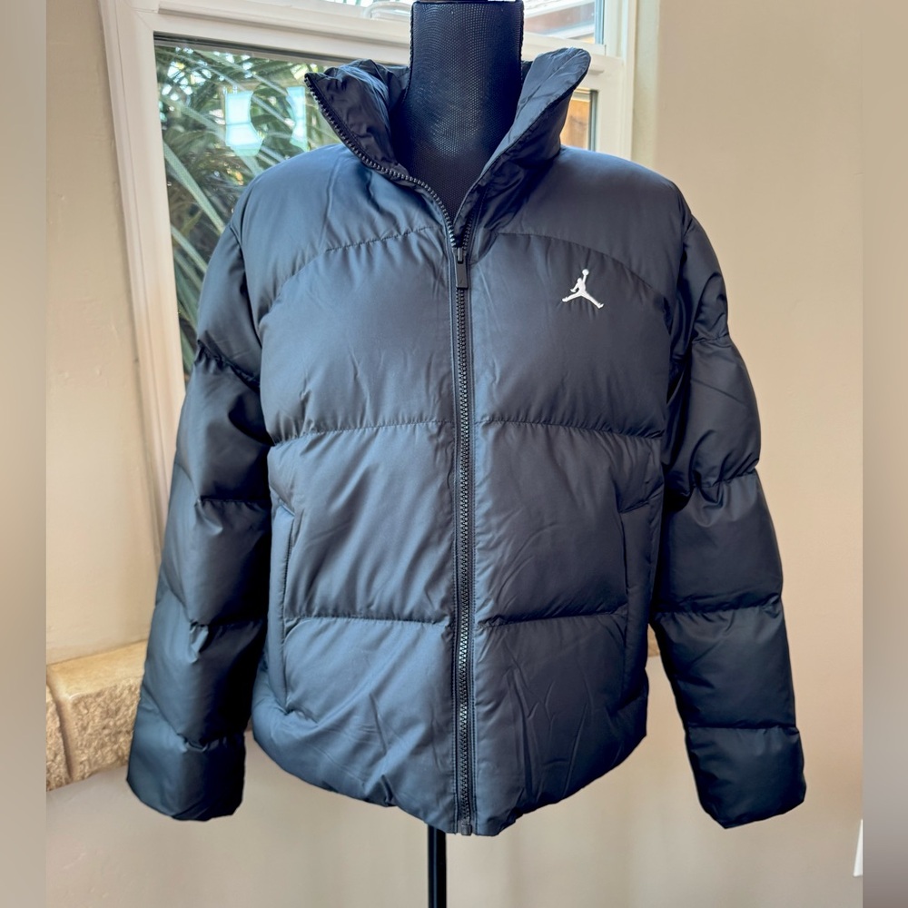 Jordan Nike - Air Jordan Black Puffer Jacket Women's Size Medium (NWT) - Picture 2 of 15